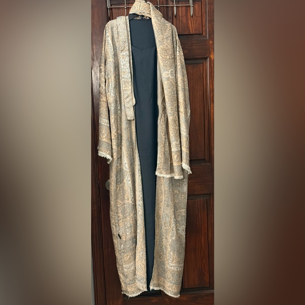 Pashmina Floral Abaya 4piece Set With Dark grey Half Sleeves inner Size:56